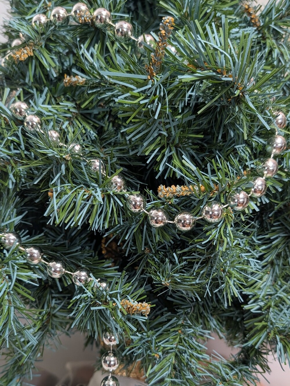 Christmas Tree Garland Long 16 Feet Shiny Bright EUC String Balls